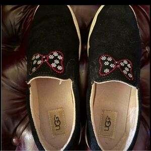 Minnie mouse Ugg rare rhinestone bow slip on flats 7 1/2 rare hard to find sweet